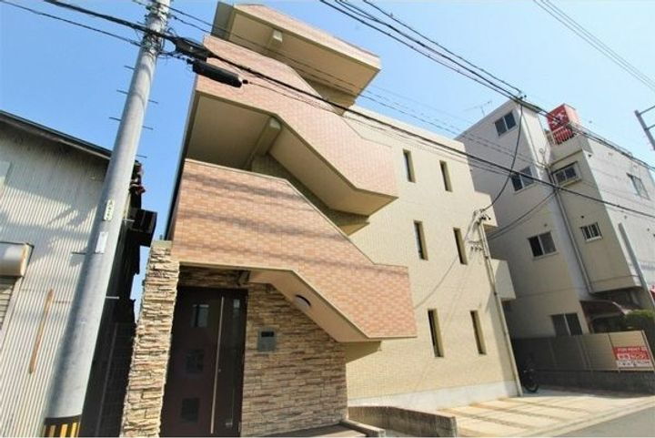 愛知県名古屋市南区中江２丁目 3階建 築13年4ヶ月