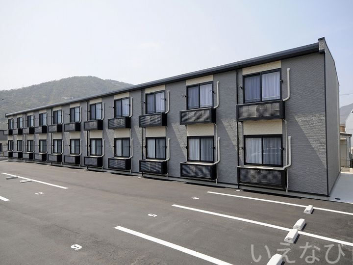 岡山県備前市伊部 2階建