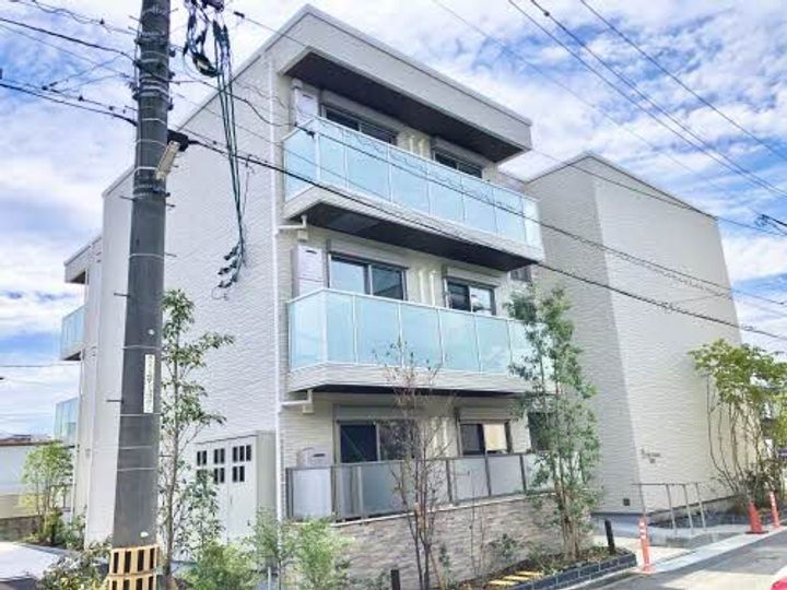 岡山県岡山市南区福富西２丁目 3階建