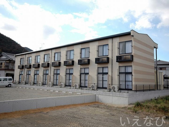 岡山県備前市伊部 2階建