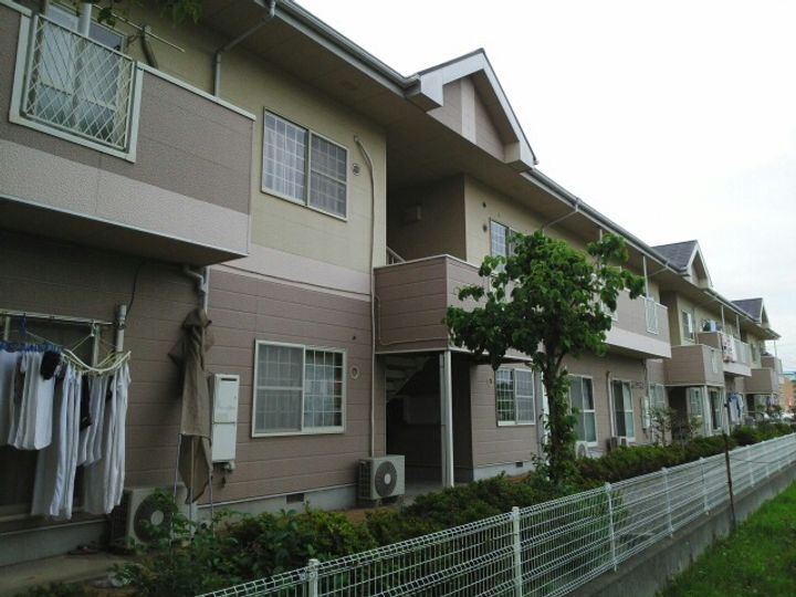 岡山県岡山市北区楢津 2階建