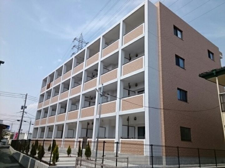 岡山県岡山市北区奥田南町 4階建