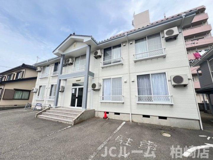 新潟県柏崎市穂波町 2階建 築32年8ヶ月