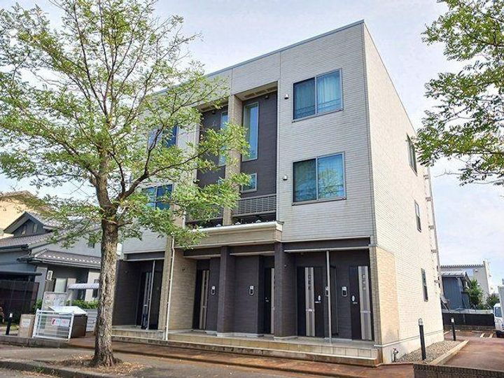 新潟県上越市春日新田５丁目 賃貸アパート