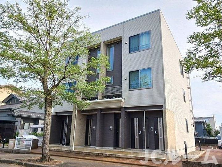新潟県上越市春日新田５丁目 賃貸アパート