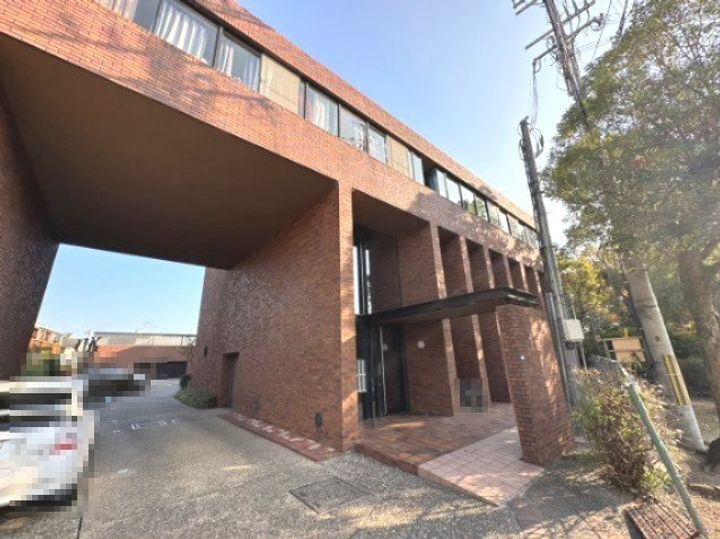 フロレセール箕面 4階建
