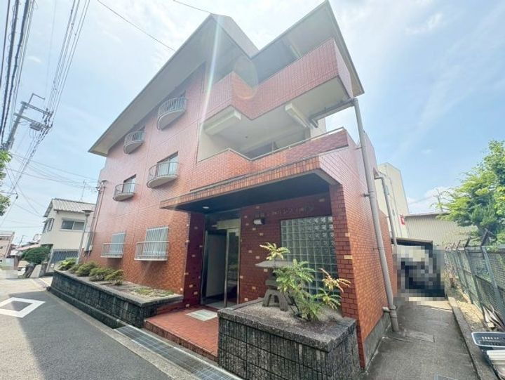 箕面エレガンスハイツ 3階建