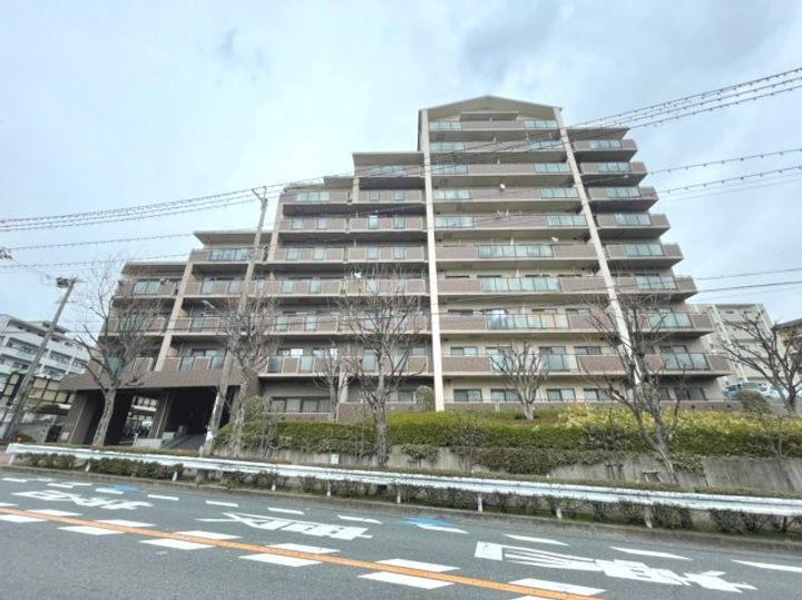 大阪府吹田市上山手町 賃貸マンション