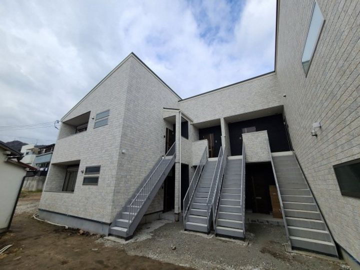 ＨＣフラッツ国玉ガーデン 2階建