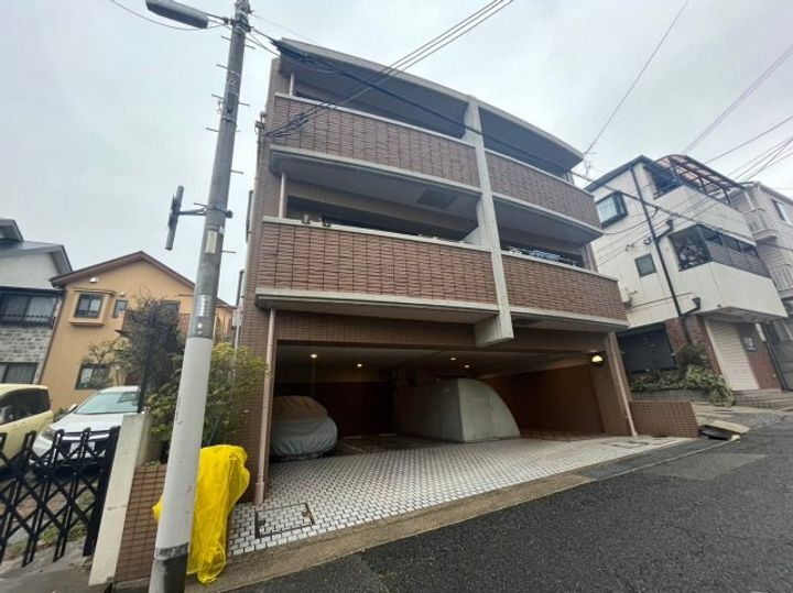 ベルトゥリー岡本