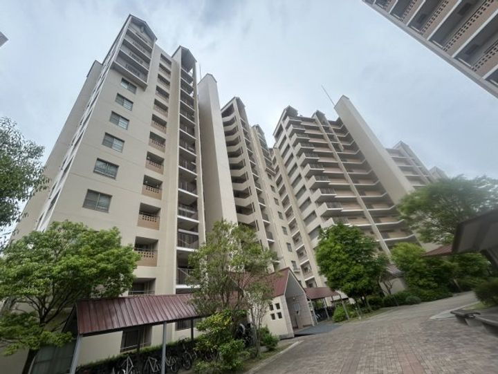 西神南ヒルズ６番館