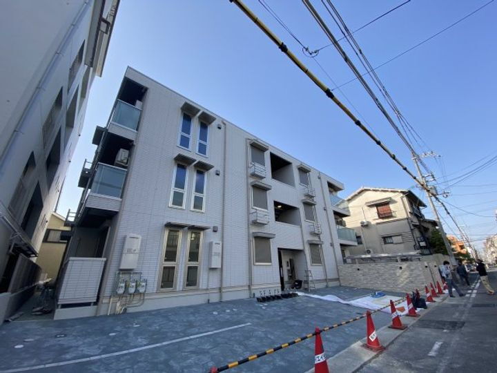 グレイスコート本山中町 3階建