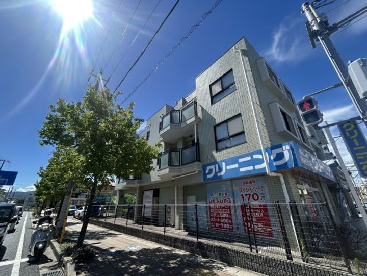 ハイツＦＩＧＴＲＥＥ 3階建