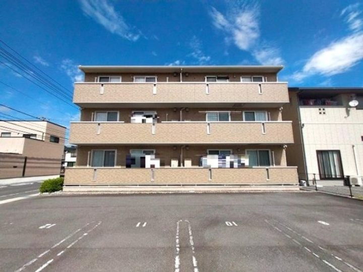 コンフォート高柳 3階建