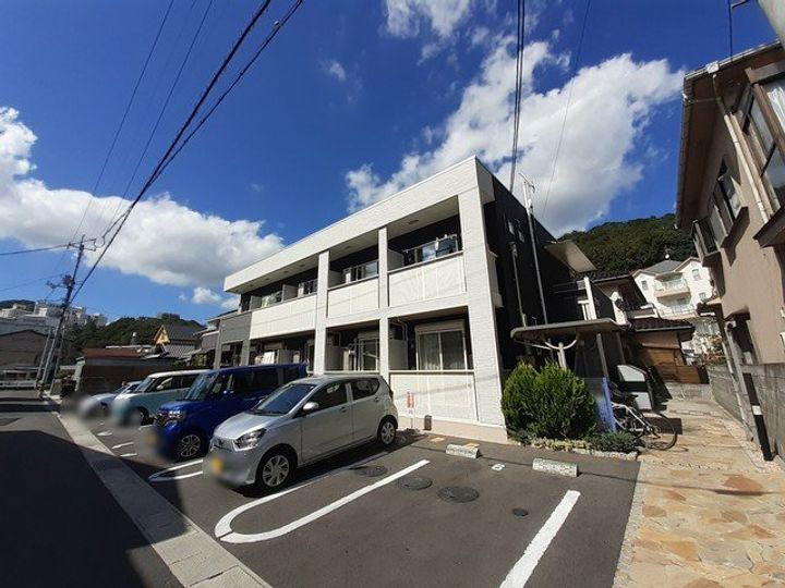 ウィステリアガーデン 2階建