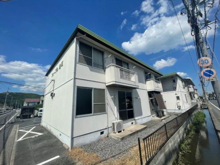 フォーブル庭瀬　西棟 2階建