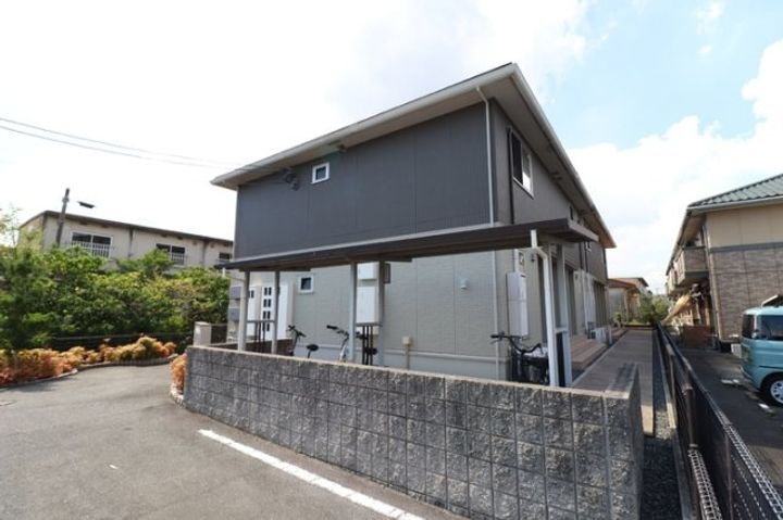 シュロスＭ 2階建
