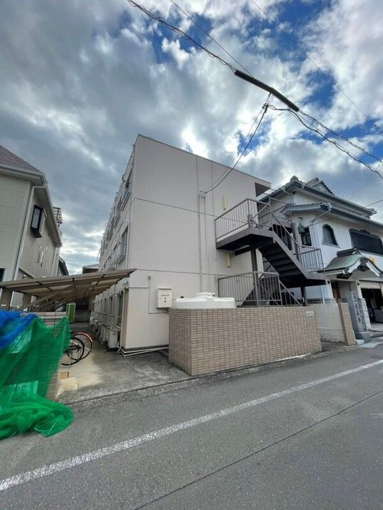 さくらコート下伊福 3階建
