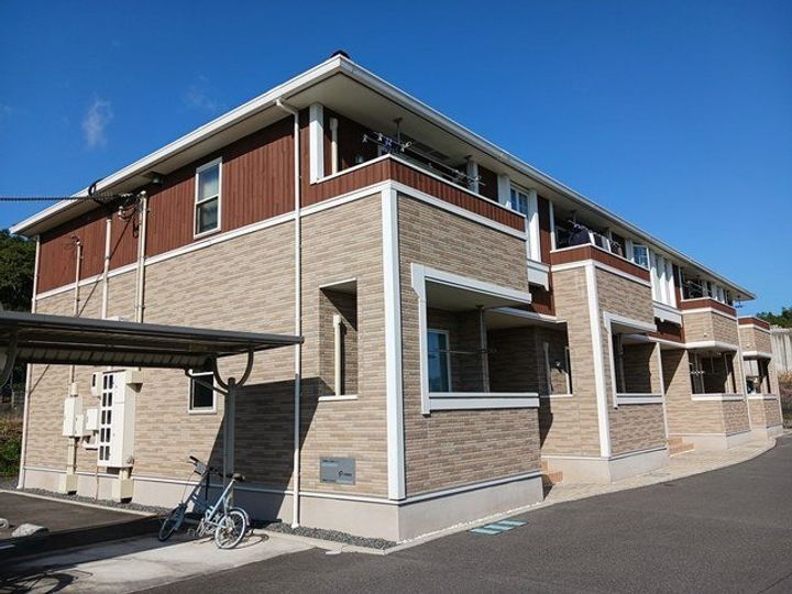 コリーヌ　サンヨー 2階建