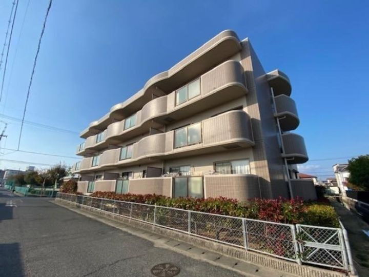 パークサイドＨＩＲＡＴＡ 3階建