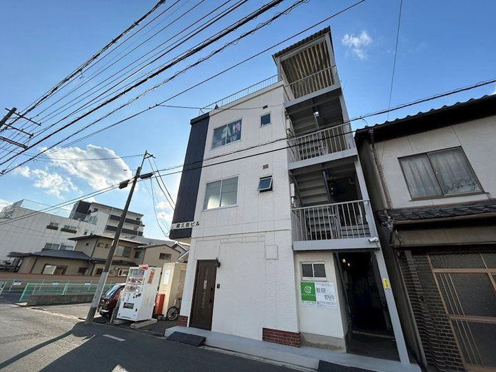 第一和久田ビル 3階建
