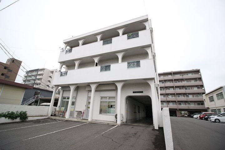 岡山県岡山市北区東古松３丁目 3階建