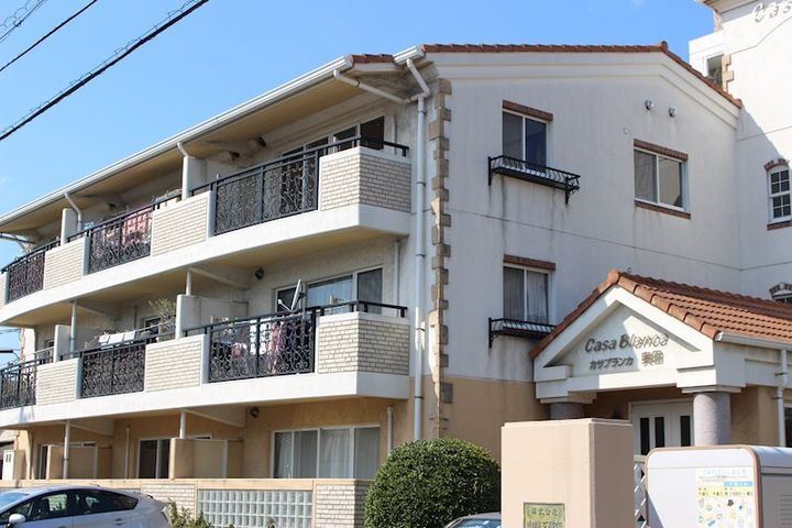 カサブランカ奥田 3階建