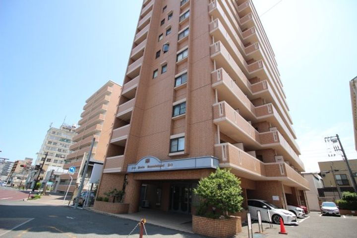 岡山県岡山市北区清輝本町 11階建
