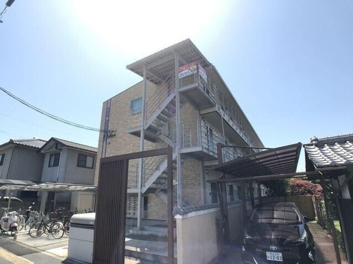 ウェーブレジデンス北長瀬 3階建