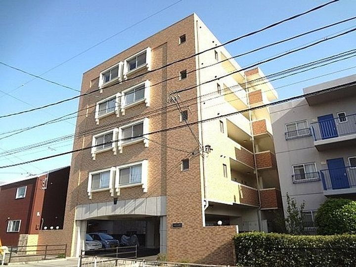 パインシティ 5階建