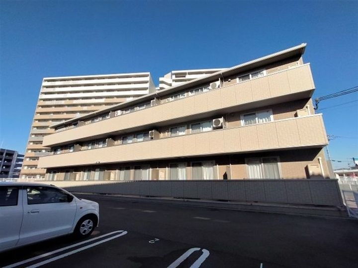 カーサグランデ 3階建