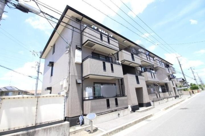 ソシア 3階建