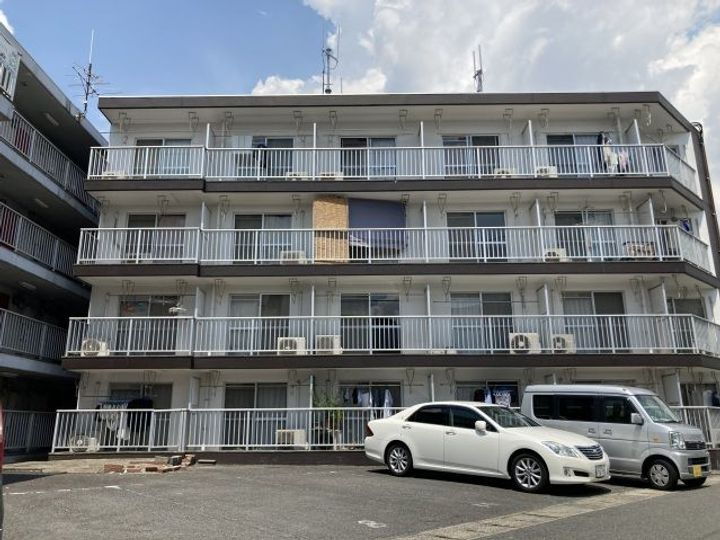 セントフォレスト下中野Ｂ 4階建