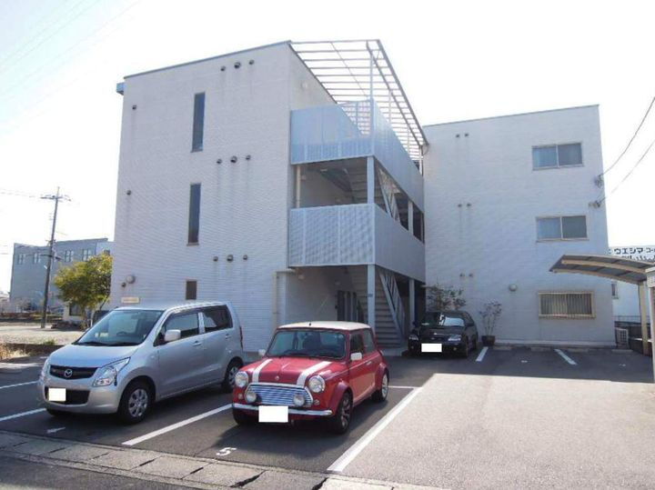 アーバンコート今 3階建