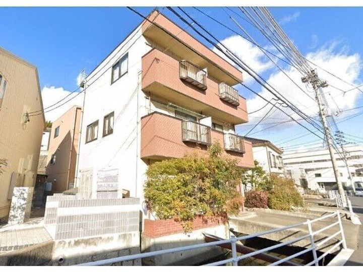 井上ビル 3階建