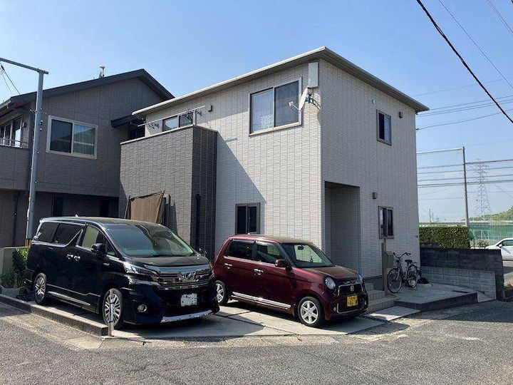 ブランノワール北長瀬 2階建
