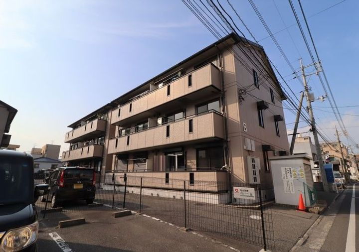リビングタウン旭川　Ｂ棟 3階建