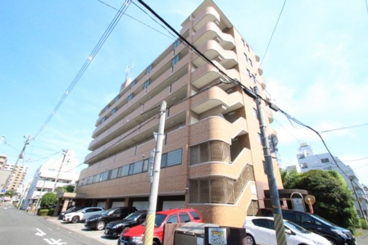 ロジェ岡山 8階建