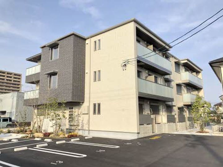 グランヴェール辰巳 3階建