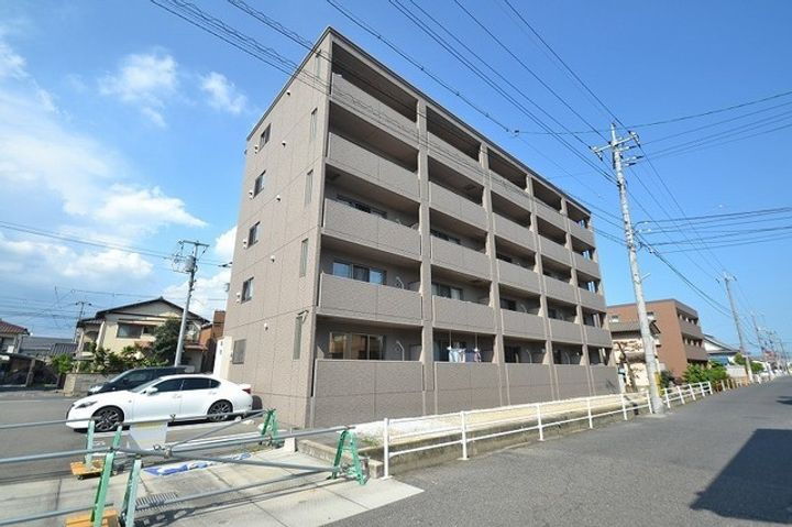 エクセラントロジュマン 5階建
