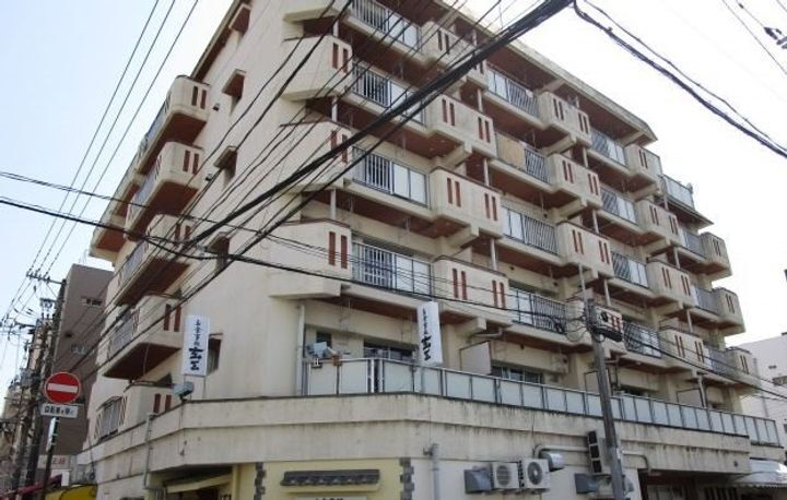 岡田ビル 6階建