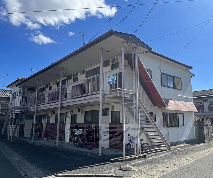 京都府京都市右京区太秦八反田町 2階建