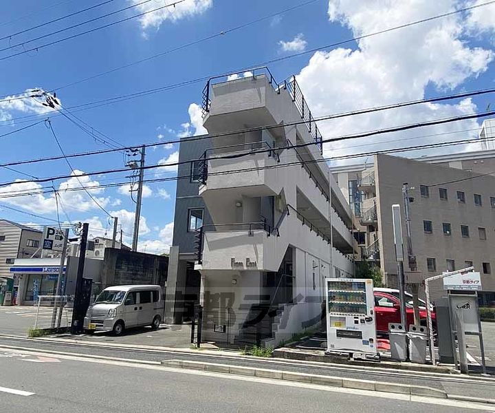 フロムイースト