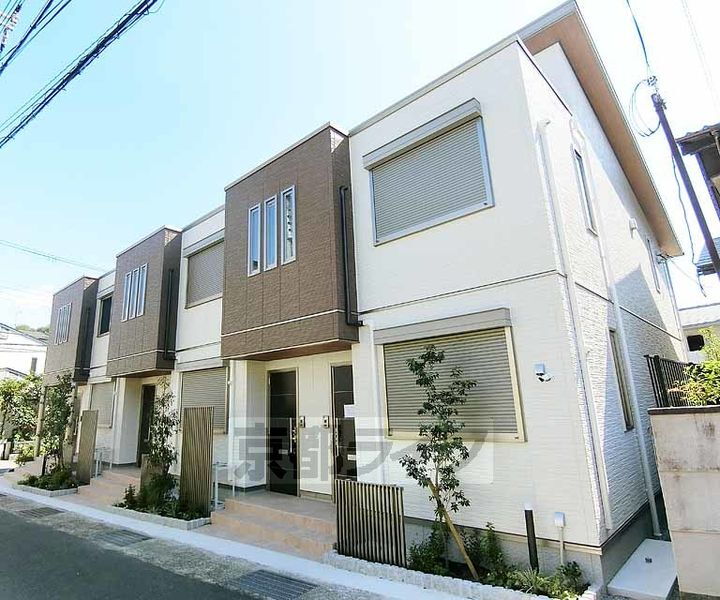 京都府長岡京市滝ノ町２丁目 築2年3ヶ月 2階建