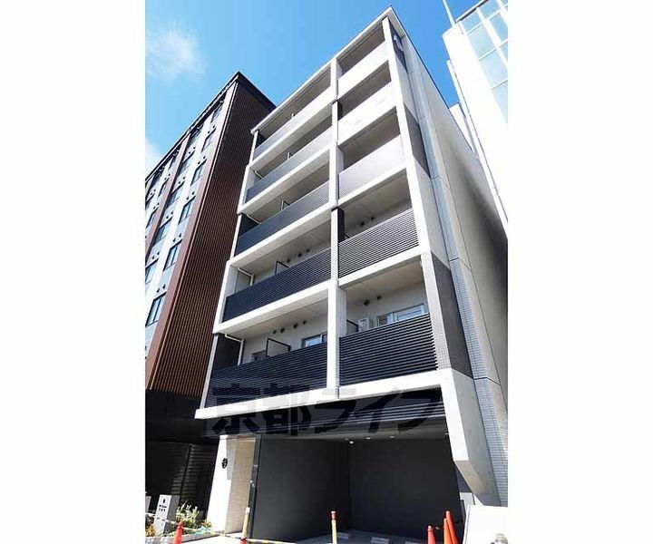 京都府京都市下京区中堂寺壬生川町 8階建