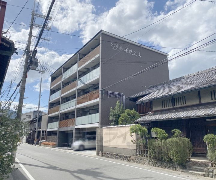 京都府京都市右京区嵯峨中通町 賃貸マンション
