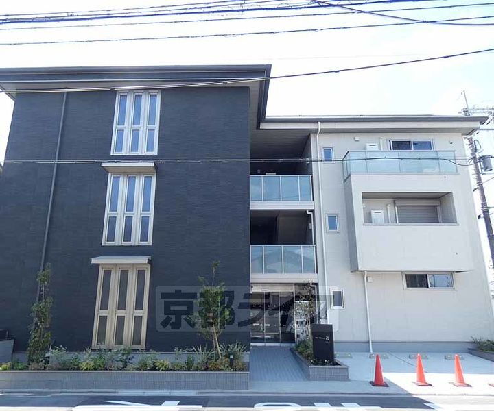 京都府京都市南区唐橋井園町 3階建 築1年11ヶ月