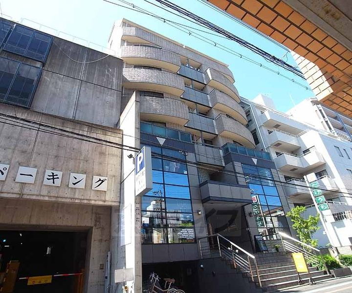 京都府京都市中京区丸屋町 9階建