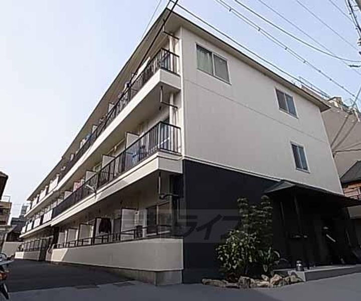 京都府京都市中京区壬生馬場町 3階建