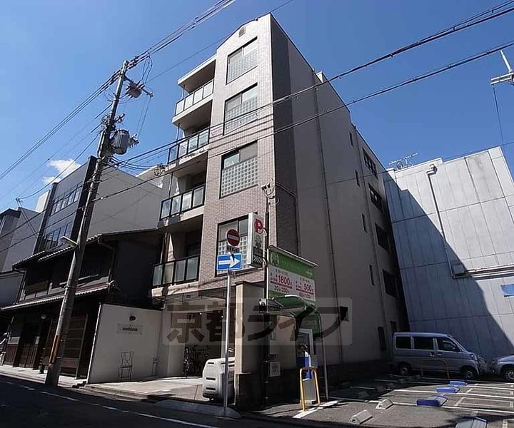 京都府京都市中京区三条町 5階建